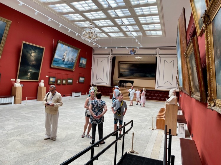 Феодосийская картинная галерея имени И.К. Айвазовского вновь встречает гостей